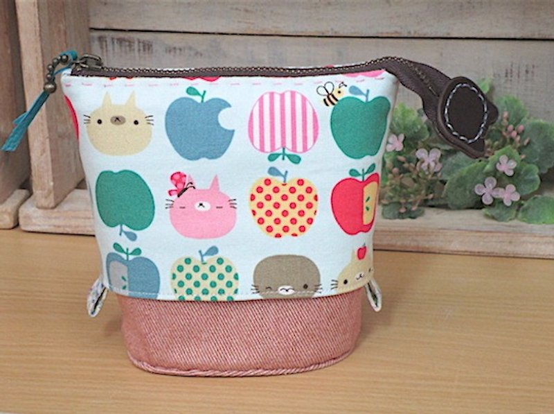 Wonderland22 apple and cat telescopic bag | upright pencil case - กล่องดินสอ/ถุงดินสอ - ผ้าฝ้าย/ผ้าลินิน 