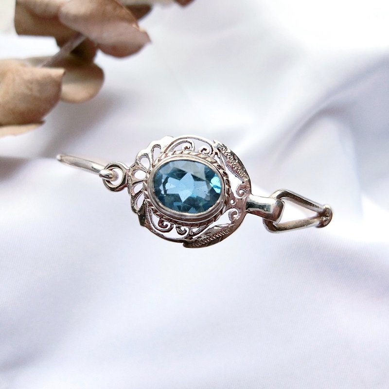 Blue Topaz 925 sterling silver green leaf design bracelet Nepal handmade silverware