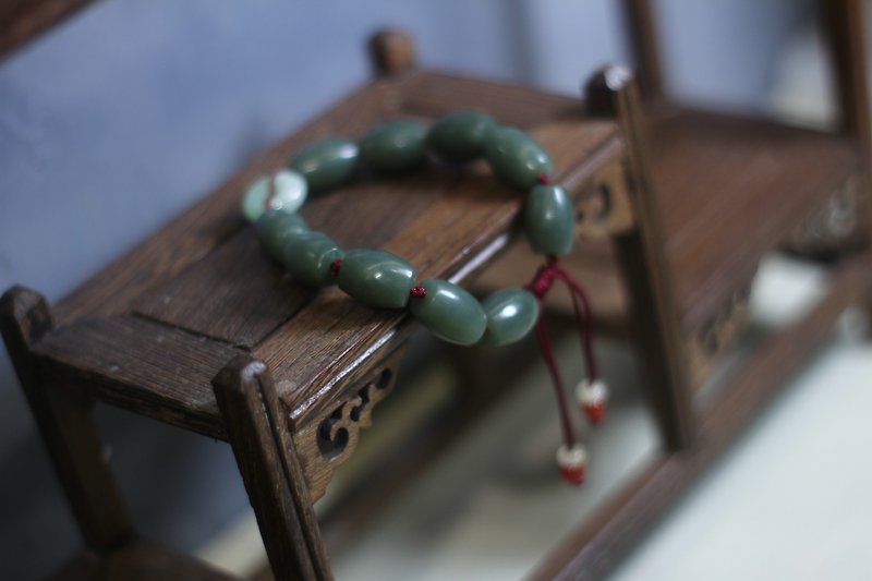 Hetian jade sapphire original design hand-polished bracelets for men and women - สร้อยข้อมือ - หยก สีเขียว