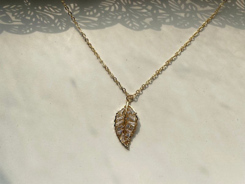 *coucoubird*Shiny Leaf Necklace - สร้อยคอ - ทอง 24 เค สีทอง