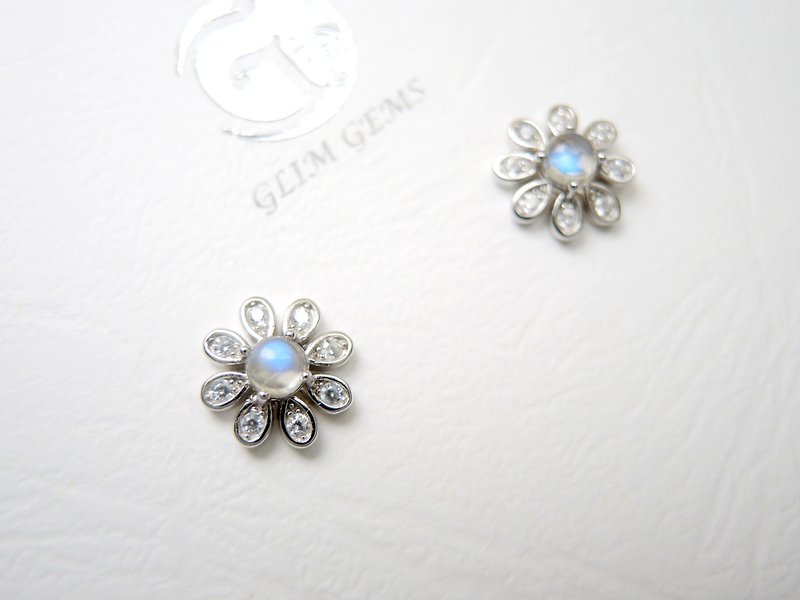 Mother&#39;s Day Gift Box Moonlight-Exquisite and Elegant Top Sri Lanka Moonstone 925 Sterling Silver Earrings-Bright Flower