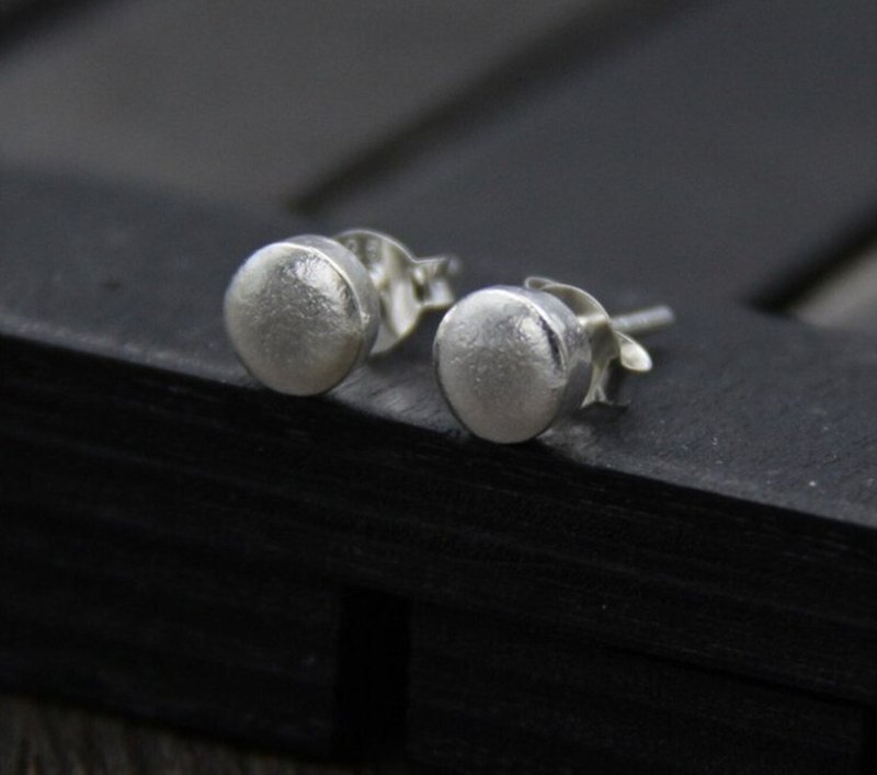 Real S 925 Sterling Silver 5.5MM MINI Size Solid Round Stud Earrings Simple - ต่างหู - เงินแท้ สีเงิน