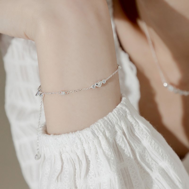 Pan | Stone S925 Sterling Silver | Heart to Heart Bracelet - สร้อยข้อมือ - คริสตัล สีน้ำเงิน