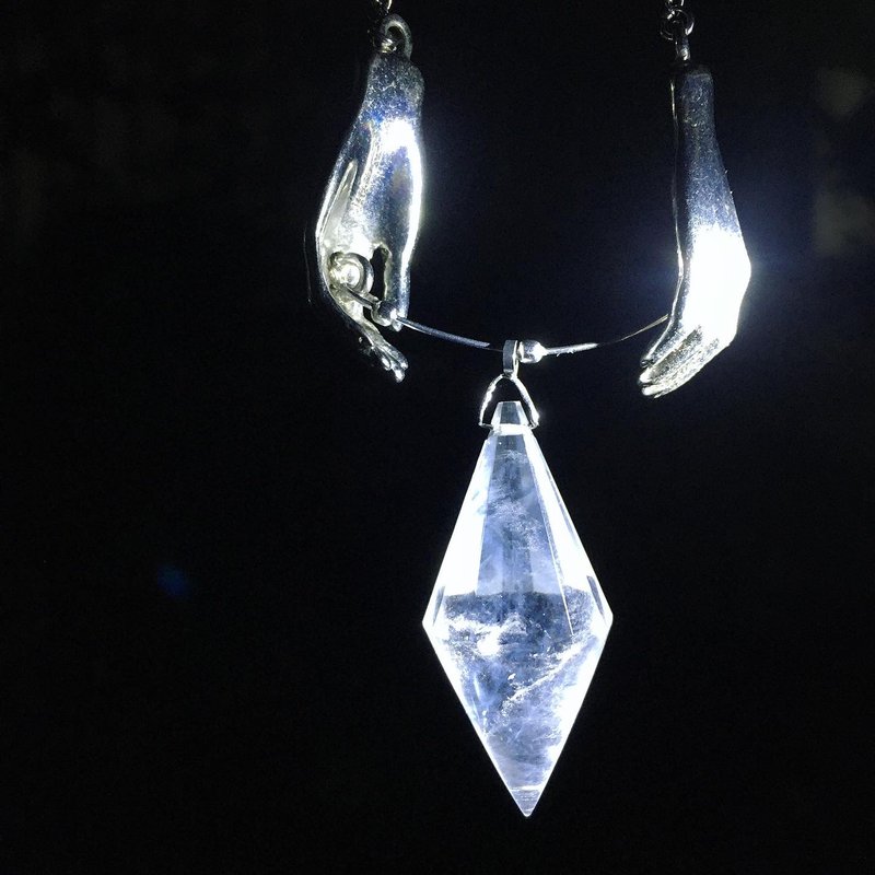 【Lost and find】Magic Crystal Blue Needle White Crystal Stone in Your Hand - สร้อยคอ - เครื่องเพชรพลอย สีน้ำเงิน