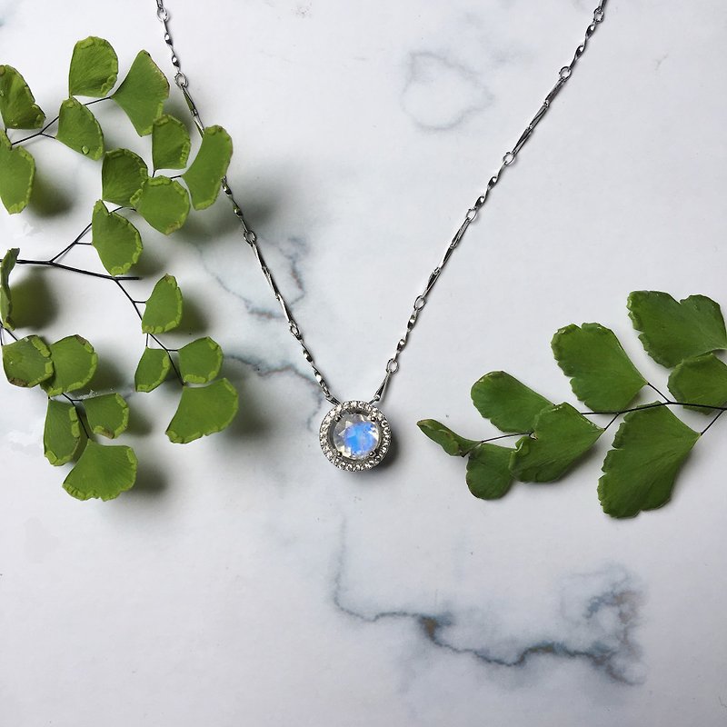 Handmade necklace diamond moonlight gorgeous - Necklaces - Gemstone Blue