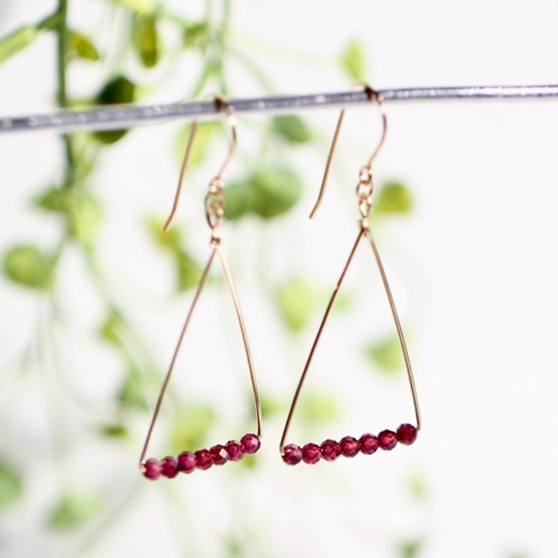 14kgf garnet triangle earrings - Earrings & Clip-ons - Semi-Precious Stones Red