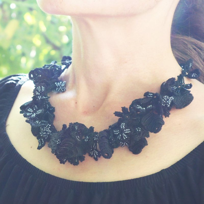 OYA crochet Neckace【BIJOU】Smoky black - Necklaces - Thread Black