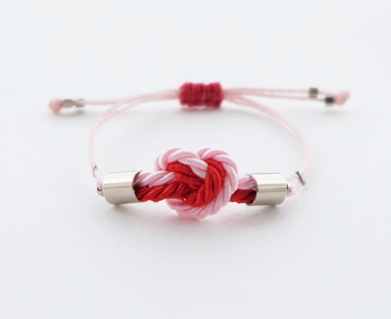 Tiny heart knot rope bracelet in light pink / red - 手鍊/手鐲 - 聚酯纖維 紅色
