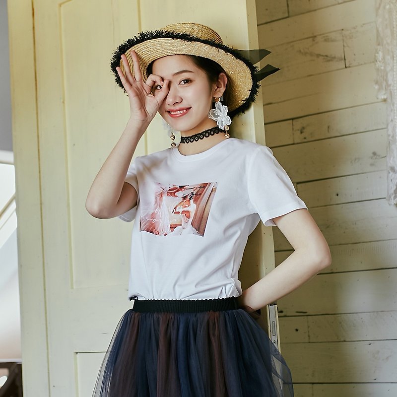 Anne Chen 2018 summer new literary women's double ballet pattern printed T-shirt - Women's T-Shirts - Cotton & Hemp White