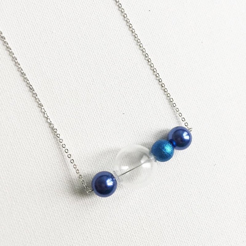 LaPerle navy blue geometric glass beads transparent bubble bead necklace necklace necklace necklace birthday gift Geometric Glass Royal Blue Ball Necklace - สร้อยติดคอ - แก้ว สีน้ำเงิน