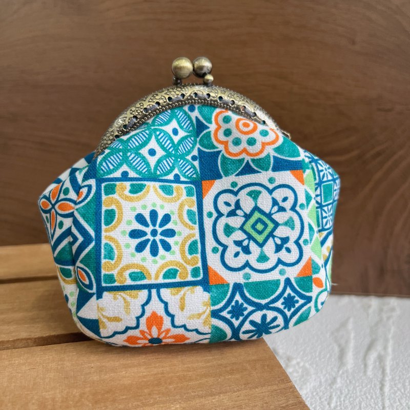 Retro window grilles-hand-stitched gold coin purse - Coin Purses - Cotton & Hemp Blue