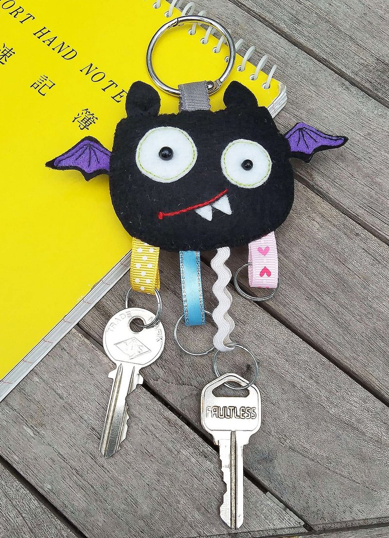 Key Holder 鑰匙圈 - 善良蝙蝠 - 鑰匙圈/鑰匙包 - 其他人造纖維 黑色