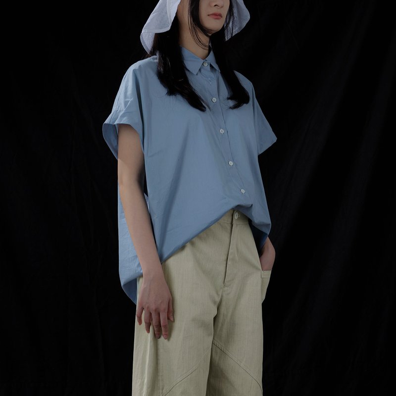 寬肩小蓋袖襯衫 - 女襯衫 - 棉．麻 藍色