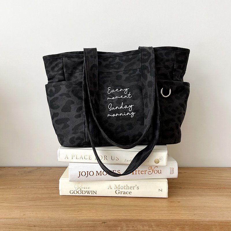 Day pocket shoulder bag_leopard - 手提包/手提袋 - 其他材質 多色