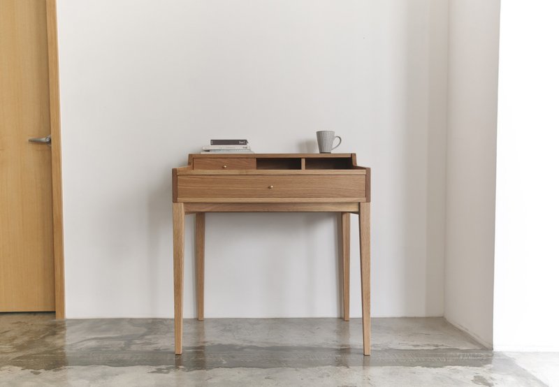 English style writing desk - โต๊ะอาหาร - ไม้ สีนำ้ตาล