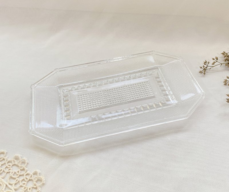 【好日戀物】日本八角水晶玻璃盤水果盤點心盤儀式感 - 盤子/餐盤/盤架 - 玻璃 白色