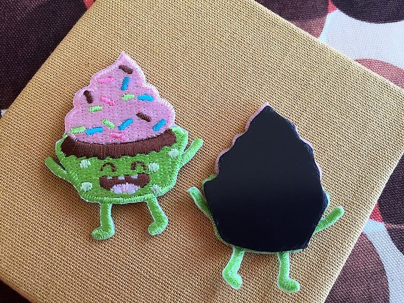 Cloth Embroidery Magnet - Happy Snack Series Rainbow Cupcake (Single) - แม็กเน็ต - งานปัก 