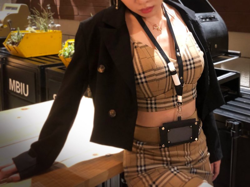 【收納口罩】防疫萌友識別證套∣掛頸式X夾式拉環∣皮革幕夜黑 - 其他 - 其他材質 黑色