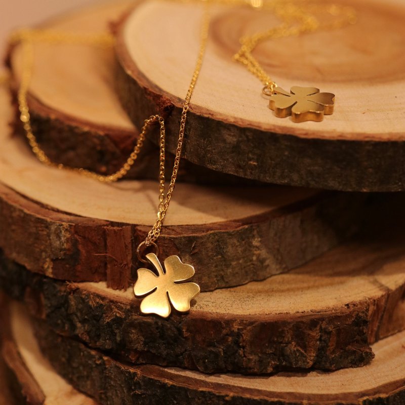 黃銅四葉草頸鏈 Clover necklace - 頸鏈 - 銅/黃銅 金色