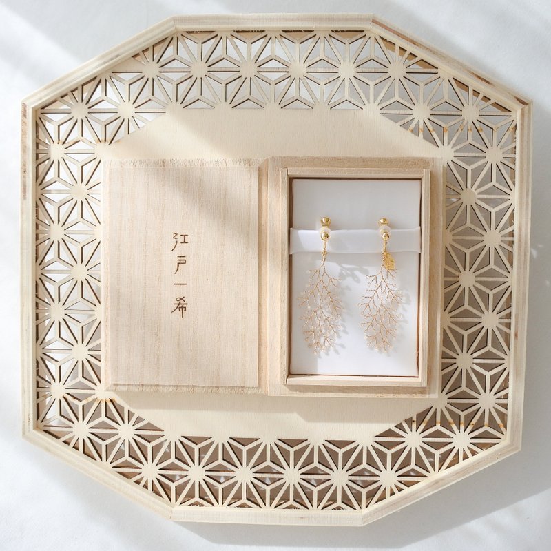 Aoshigure (Large) – Matte Type　wire accessory - 耳環/耳夾/耳骨夾 - 其他金屬 白色