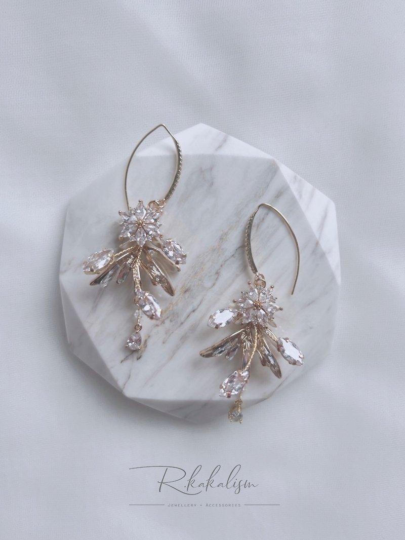 Cheimon Collection-Winter Snowflake Pearl Earrings-S - Earrings & Clip-ons - Other Metals Multicolor