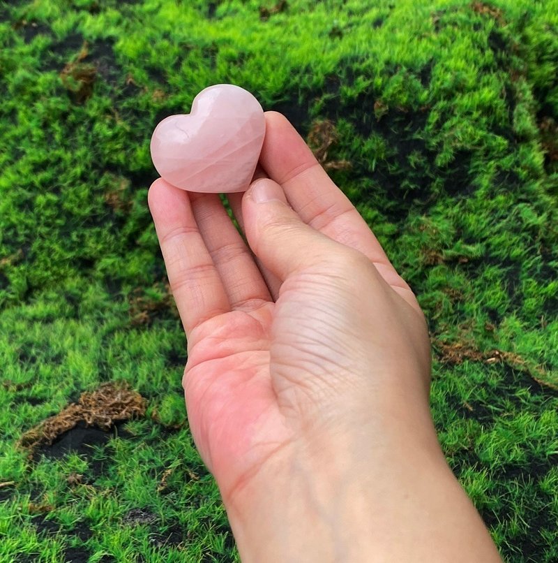 Gradient rose quartz love | natural crystal ore | prosperous in popularity and marriage | fast shipping - Items for Display - Crystal Pink