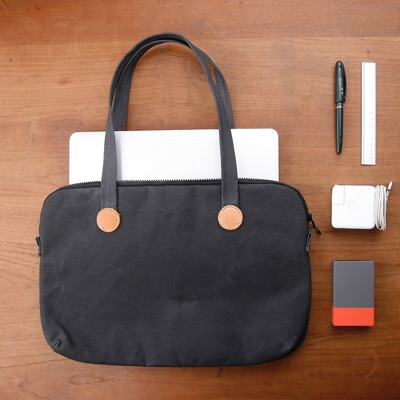 Mushroom MOGU / canvas pencil bag / paraffin spray water / fog black / ability - Briefcases & Doctor Bags - Cotton & Hemp Black