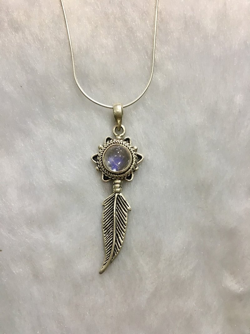 Moonstone Pendant Star Feather design Handmade in Nepal 92.5% Silver - Necklaces - Gemstone 
