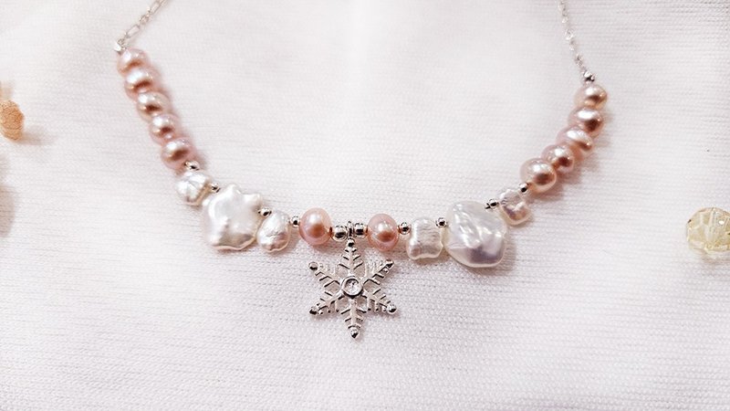 Christmas Snowflake Pearl Necklace - สร้อยคอ - เงิน สีเงิน