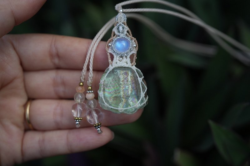 Tears of Rainbow: Moonstone & Fluorite Macrame Necklace 1871 - สร้อยคอ - เครื่องเพชรพลอย สีเขียว