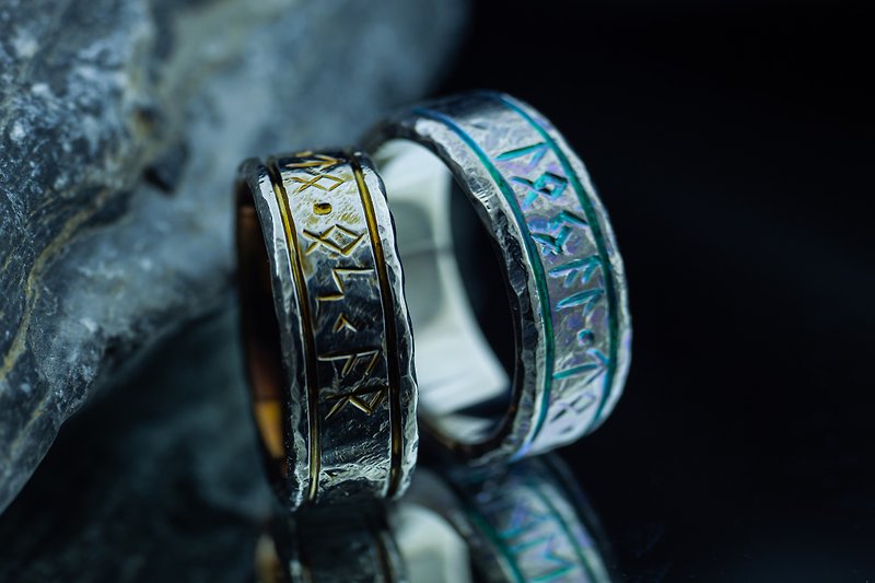 Customizable Raw Rune Titanium Rings - Custom Text Viking Iceland Norse Rings - แหวนทั่วไป - โลหะ 