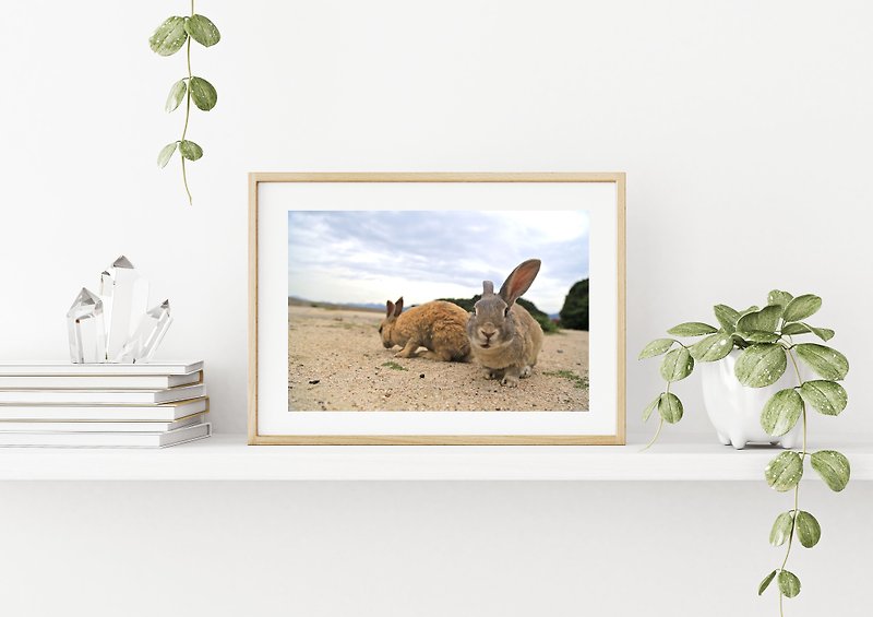兔子攝影藝術微噴作品 - 化身為兔子後的對話 - 海報/掛畫/掛布 - 紙 卡其色