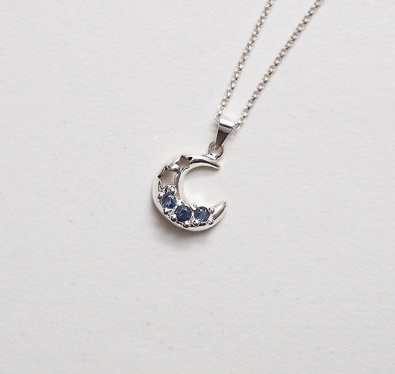 Natural sapphire star moon necklace hand made silver silver925 - สร้อยคอ - เครื่องเพชรพลอย สีน้ำเงิน