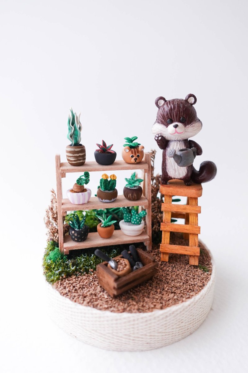 Squirrel Gardener - Stuffed Dolls & Figurines - Other Materials Brown