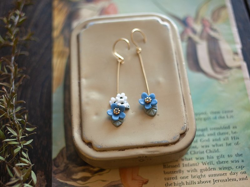 Shaking Wildflower Earrings / Earrings / Blue - ต่างหู - ดินเหนียว สีน้ำเงิน