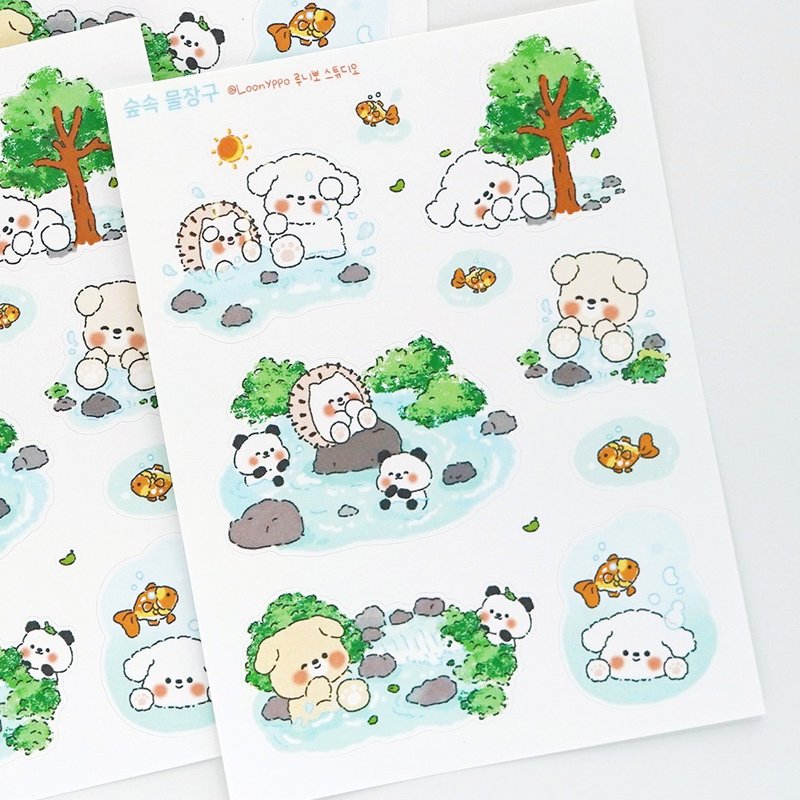 Splashing in the woods sticker - 貼紙 - 紙 