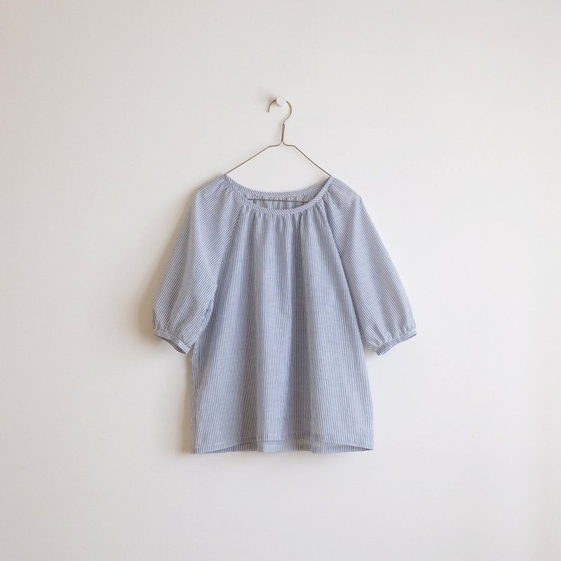 日常手作服  灰藍直條紋日常罩衫 棉麻 - 女上衣/長袖上衣 - 棉．麻 藍色