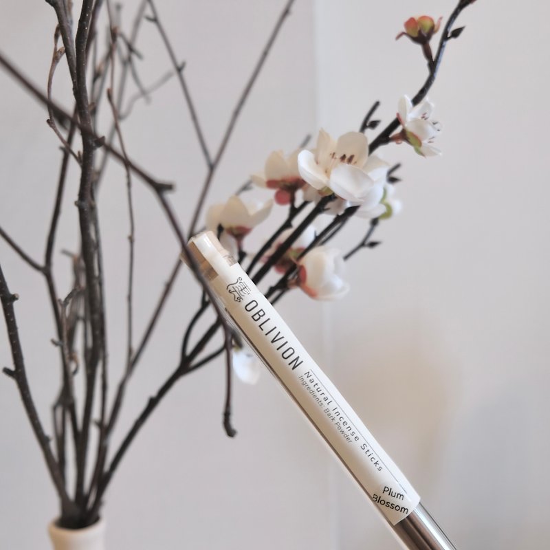 Japanese-style limited edition winter to spring plum blossom fragrance plum blossom & agarwood natural incense stick - น้ำหอม - วัสดุอื่นๆ 