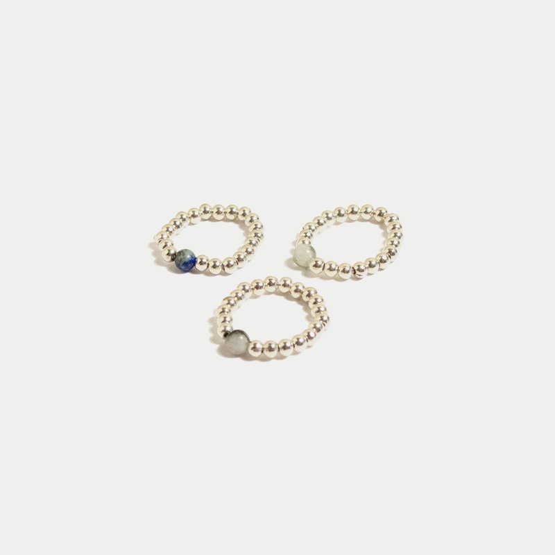 TRIFLES | Sphere Charm Natural Stone Bead Ring | Elastic Minimalist Handcrafted - แหวนทั่วไป - สแตนเลส สีเงิน