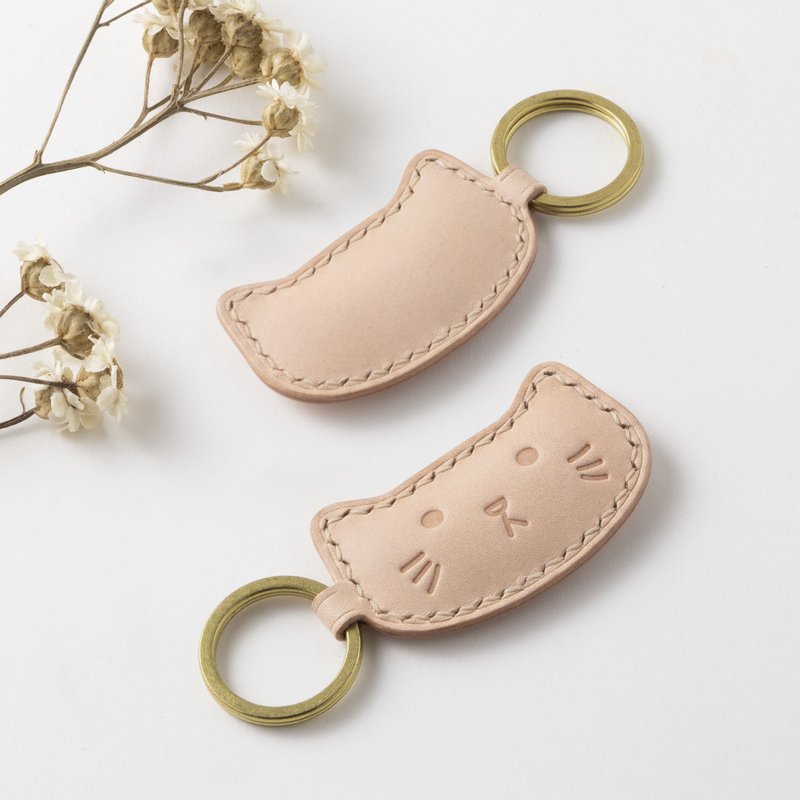 Customized Q-elastic leather keychain/pet tag [Cat Friend Series] - original design - handmade vegetable tanned leather - ที่ห้อยกุญแจ - หนังแท้ สีกากี