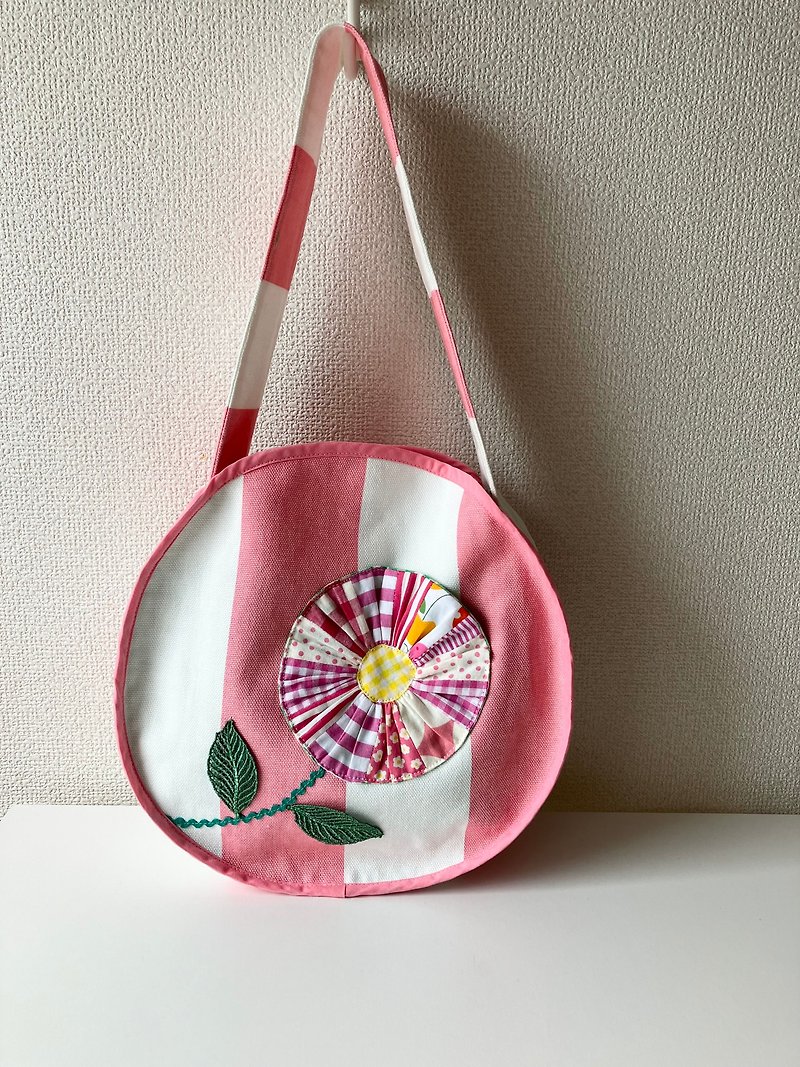 flower pocket circle bag - Messenger Bags & Sling Bags - Cotton & Hemp Pink