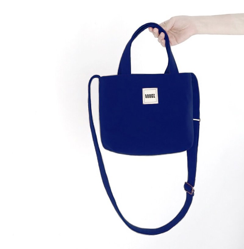 Simple and lightweight 2way daily crossbody tote bag / royal blue