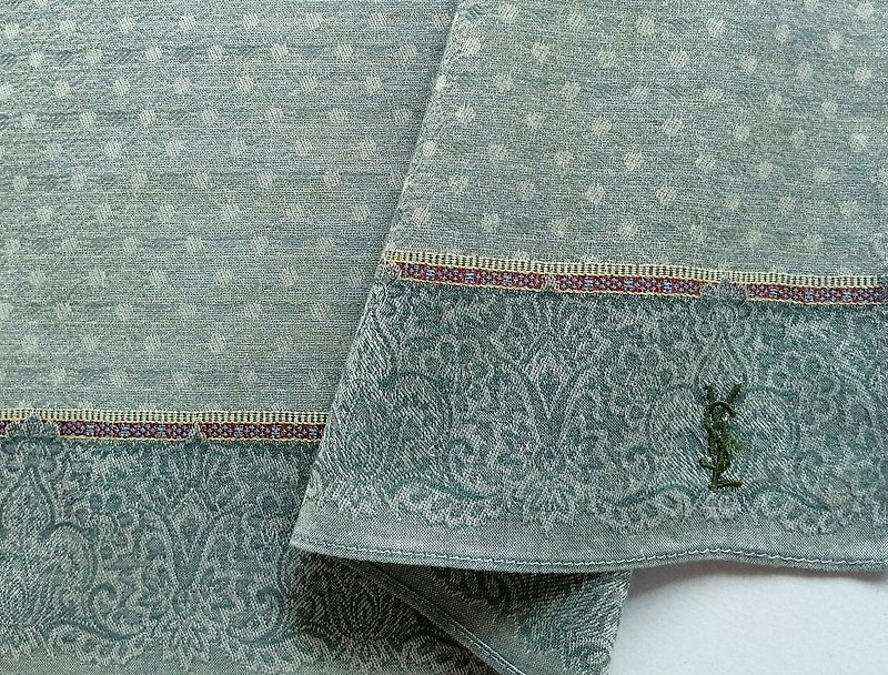 Yves Saint Laurent Vintage Handkerchief Pocket Square 18 x 18 inches - ผ้าพันคอ - ผ้าฝ้าย/ผ้าลินิน สีเทา