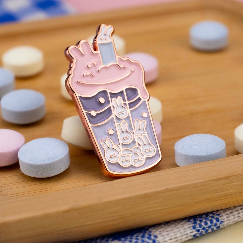 Boba Bunnies Enamel Pin — Bubble Tea Pin | Cute food illustration | Food Puns | - 胸針 - 其他金屬 粉紅色