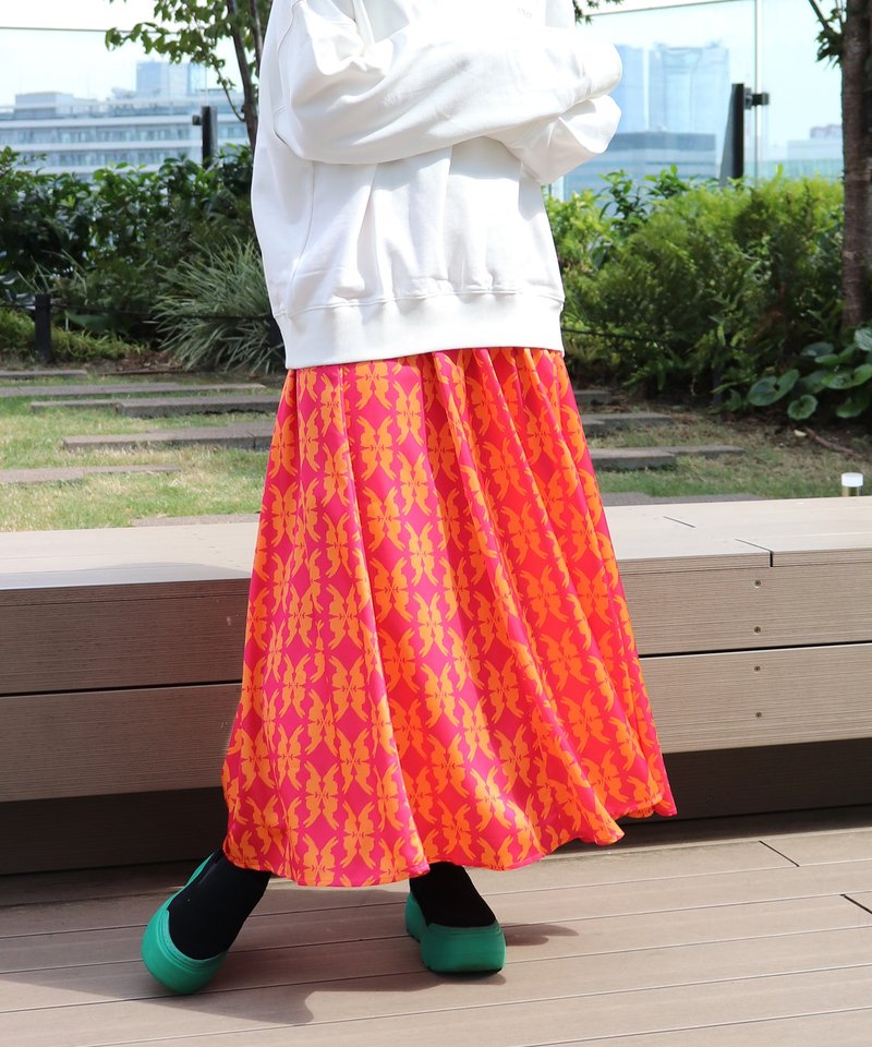 lucky charm print flare skirt - กระโปรง - เส้นใยสังเคราะห์ สึชมพู