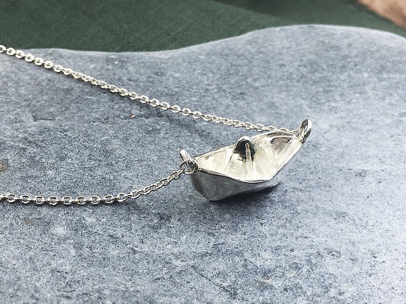 【Half Muguang】Paper Boat Sailing Necklace - Necklaces - Sterling Silver Silver