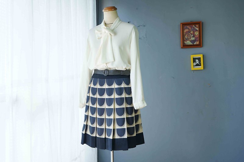 尋寶古著-復古60S花瓣印花藍白百褶裙 - 裙子/長裙 - 聚酯纖維 藍色