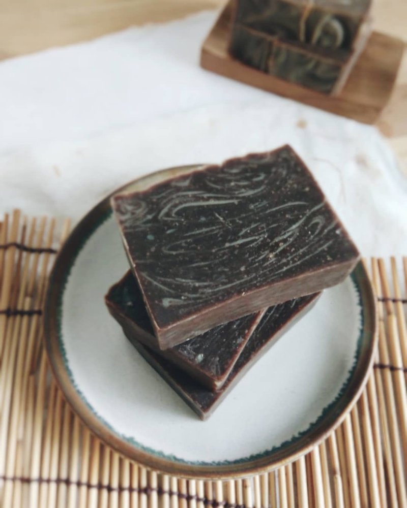 Mangosteen Soap - 肥皂/手工皂 - 精油 紫色
