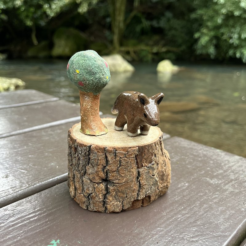 A Lu Fox and Lucky Tree Ornament/Gift/Little Flower Container with Wood Hand-painted/Only One Piece - ของวางตกแต่ง - ดินเผา หลากหลายสี