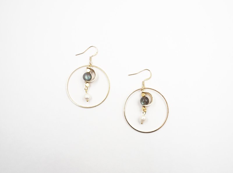 Design section. Labradorite Pearl Earrings <Changeable Ear Clips> - Earrings & Clip-ons - Gemstone 